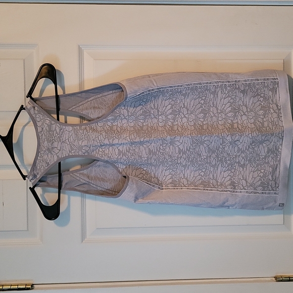 Fabletics XL compression workout tank - Picture 6 of 6